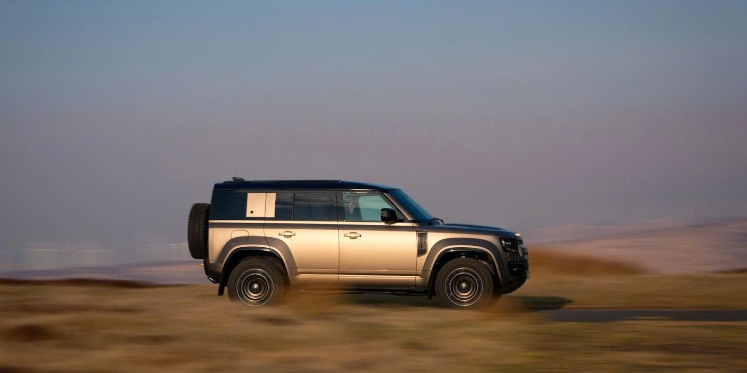 Land Rover Defender – Sức mạnh nguyên bản, chinh phục không giới hạn.